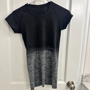 Lululemon Swiftly Tech Short Sleeve Crew Size 4 EUC Gray Ombre